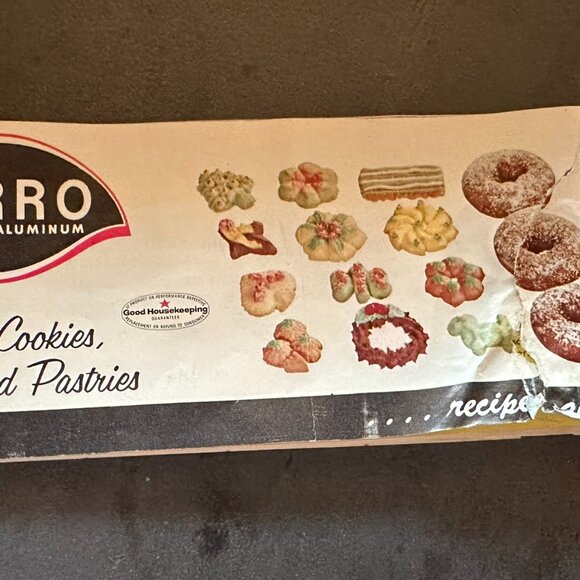 MIRRO VINTAGE COOKY-PASTRY PRESS & DECORATOR SET - Picture 4 of 6